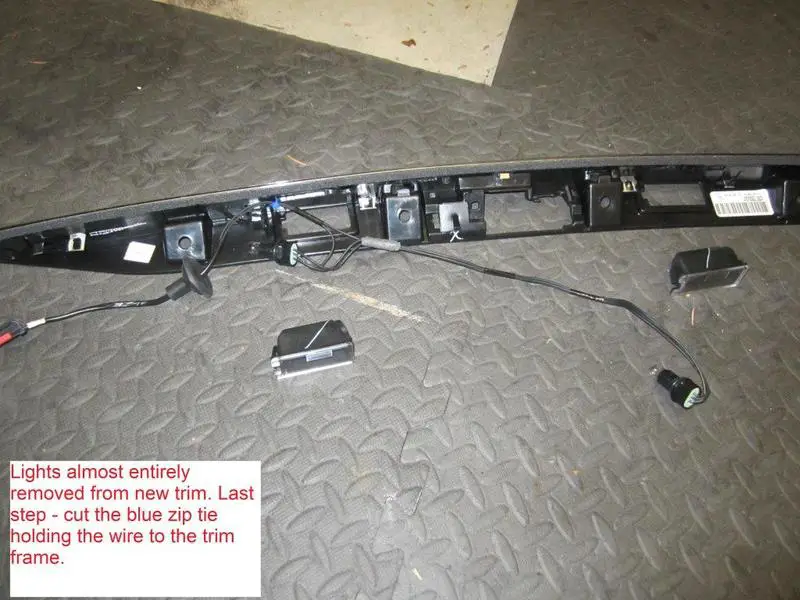 02LiftgateTrimLightsRemoved_02.jpg
