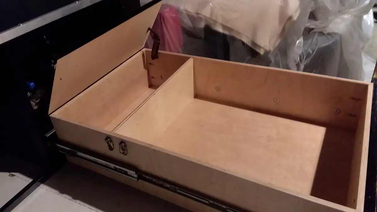 1 both storage lids open.jpg