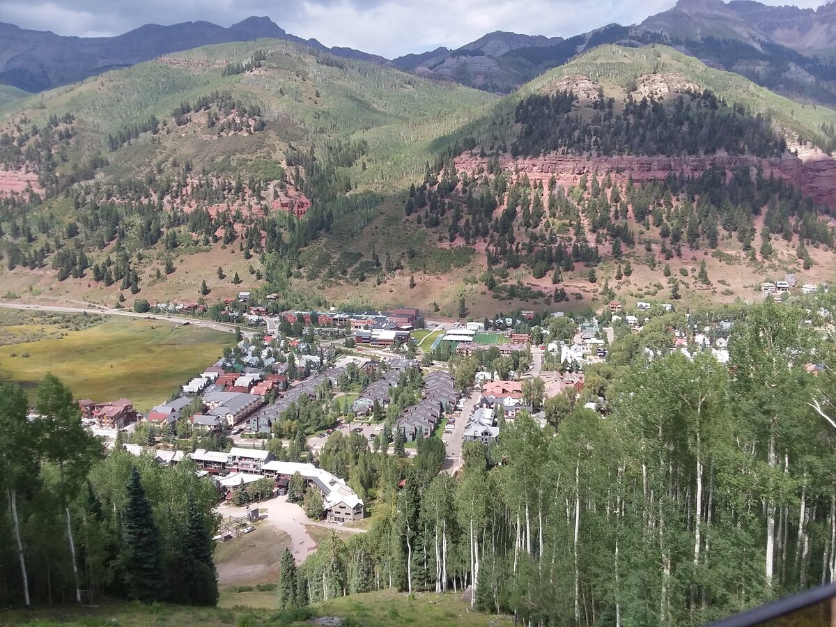 12 overlooking telluride via gondola.jpg