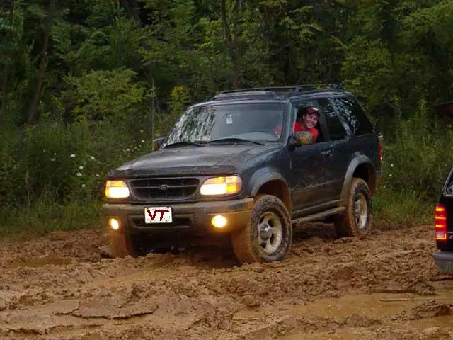 14229adry_stance_in_mud.jpg