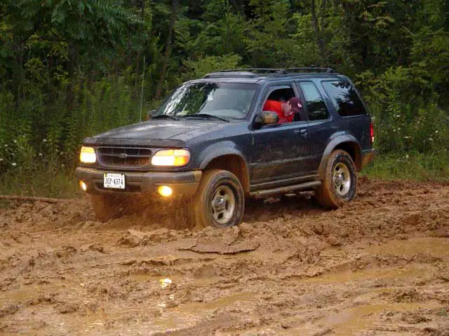 14229backing_up_in_mud.jpg