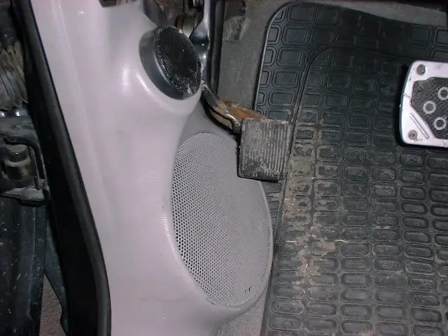 150l_kick_panel.jpg
