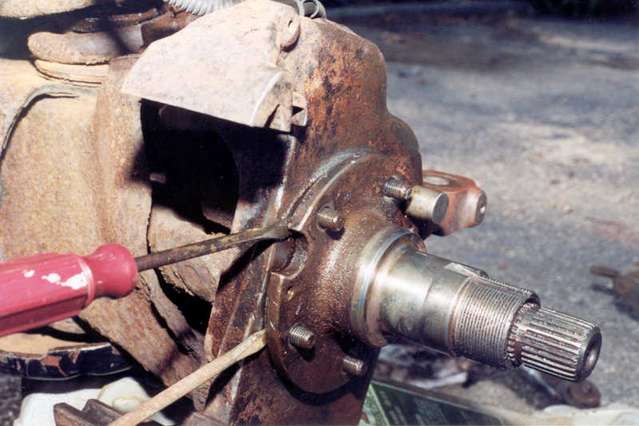 18205Removing_Spindle_low.jpg
