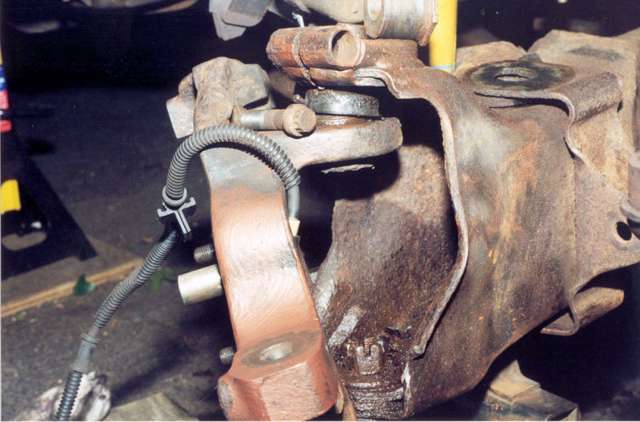 18205Steering_knuckle_removal_WEB.jpg