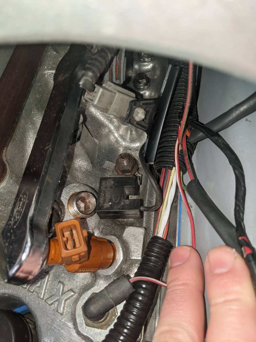 1994 mustang lower plenum left front side plugged hole.jpg