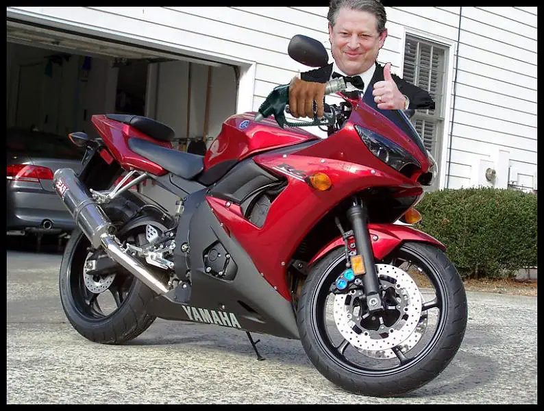 2007 YZF R6 Red.jpg
