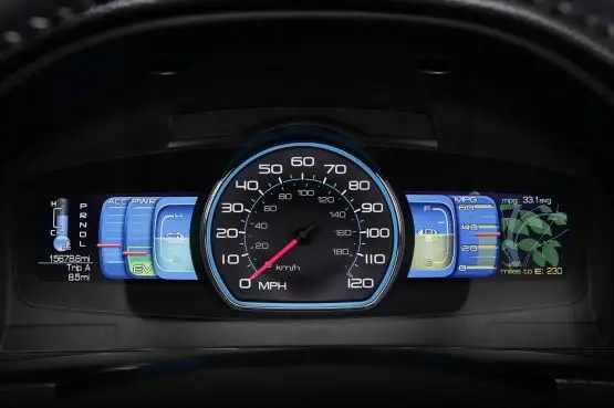 2010-ford-fusion-hybrid-dash.jpg