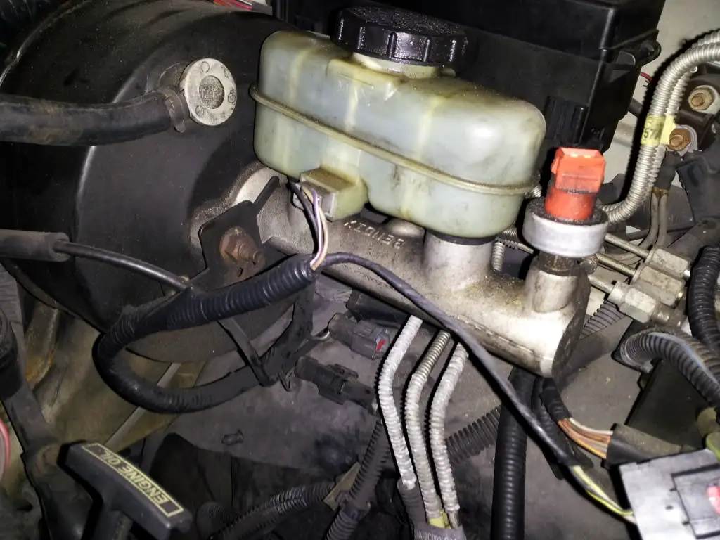 New Brake Master Cylinder For 98-04 Ford Ranger 01-04 Explorer Sport
