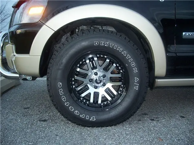 33558210032_large.jpg
