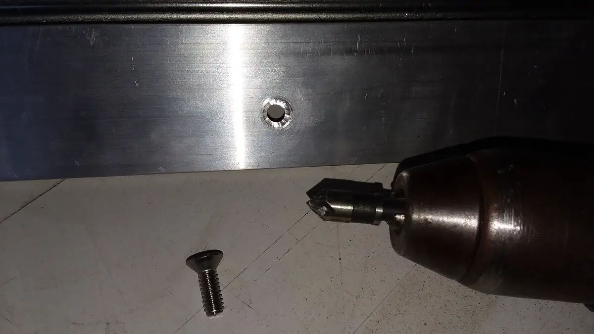 4 slide table angle mount hole countersink.jpg