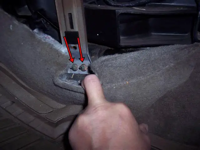 4cRemove2bottomnuts.jpg