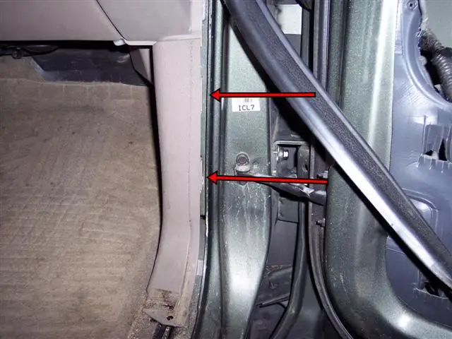 4gPASSONLY-RemoveKickPlate.jpg