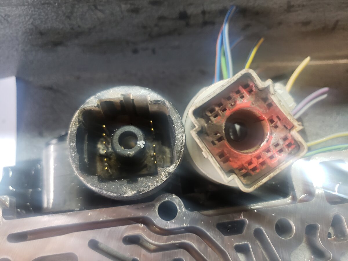 5R55W Solenoid connector.jpg