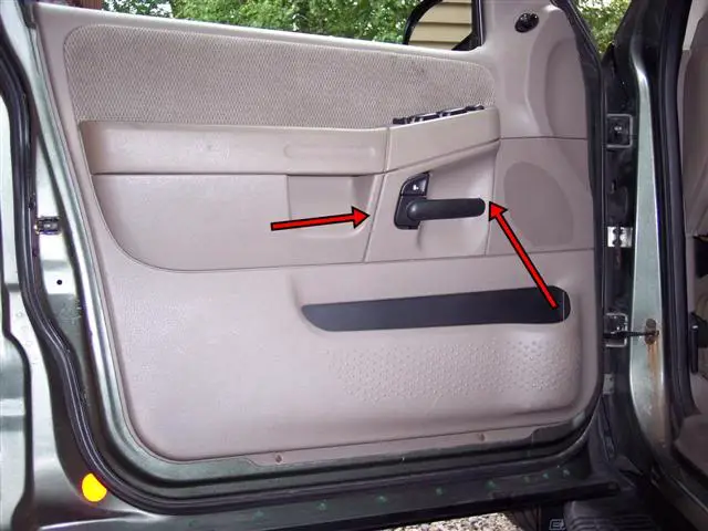 6hReplaceInteriorDoorHandleCover.jpg