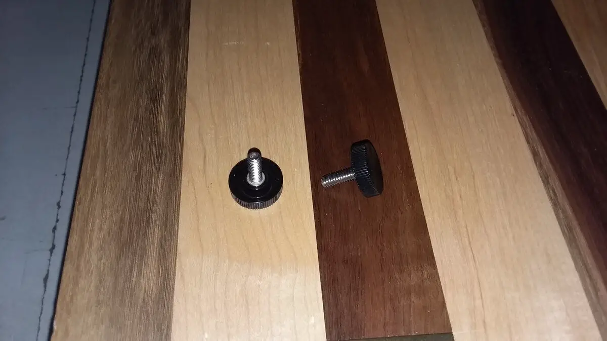 7 support bracket knobs loose.jpg