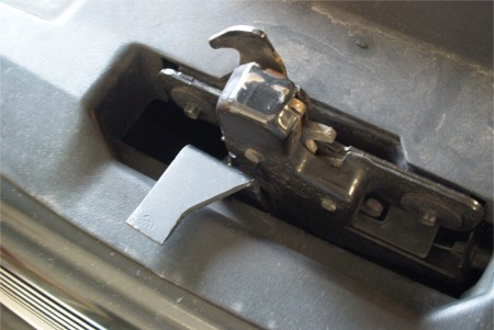 7134hoodlatch.jpg