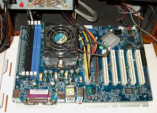 8799computer_mobo.jpg