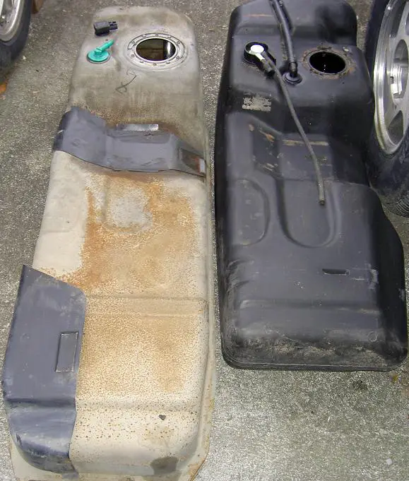 93-98 4dr tanks width.JPG