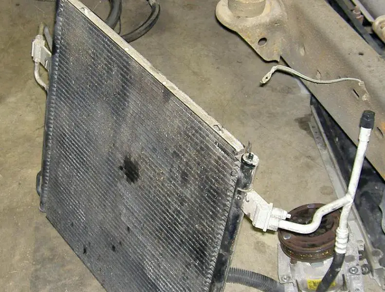 99 SOHC V6 condenser.JPG