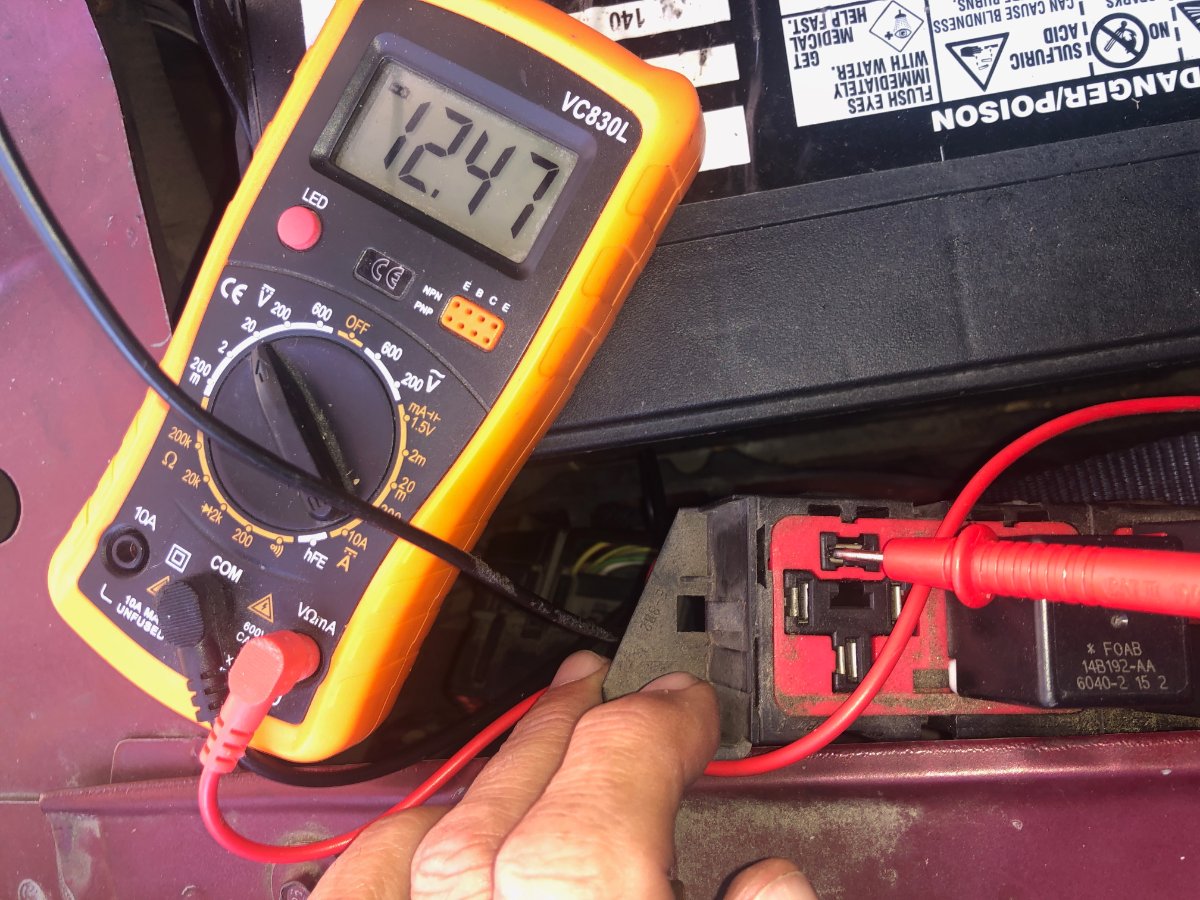 ABS main relay volts.jpeg