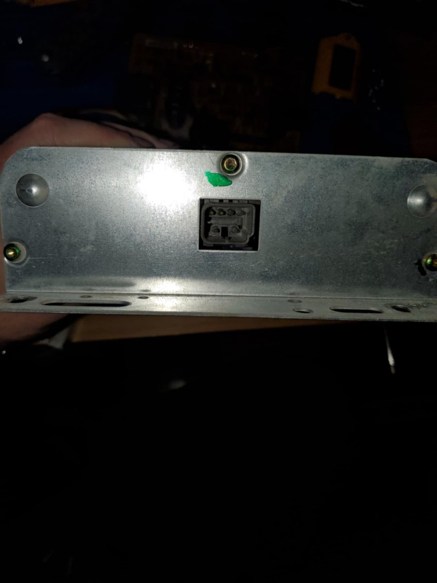 Amp2_Intact_PlugsSide1.jpg