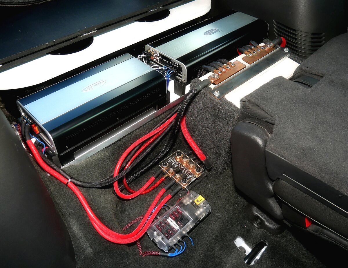 Amps and Battery and Distribution.JPG