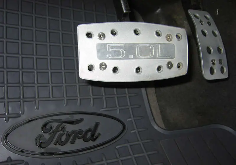 Autovation_5L_pedals1.jpg