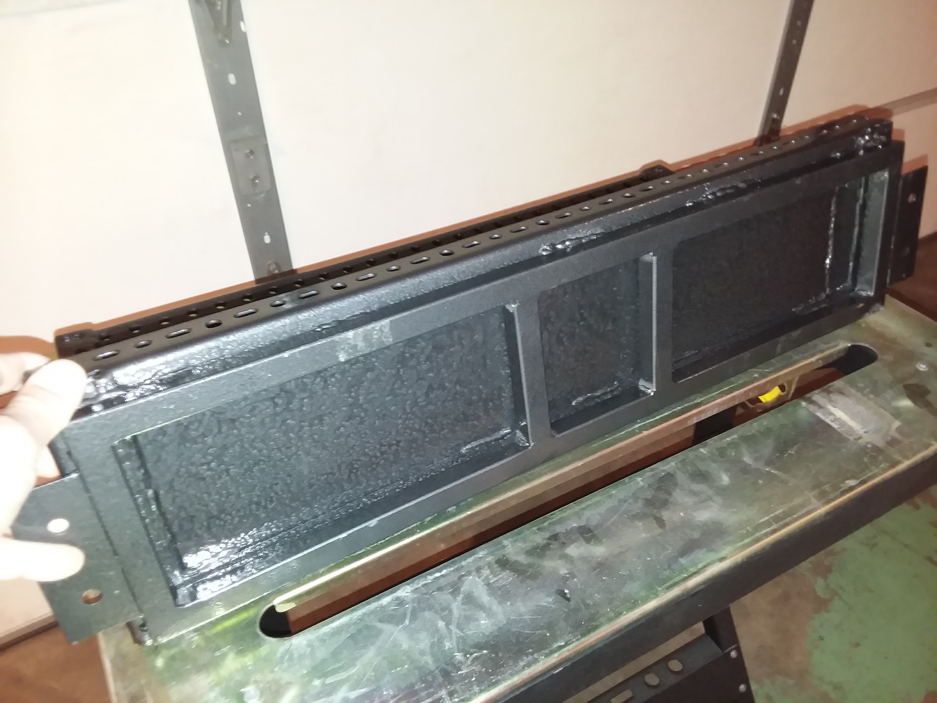 Batt tray under.jpg