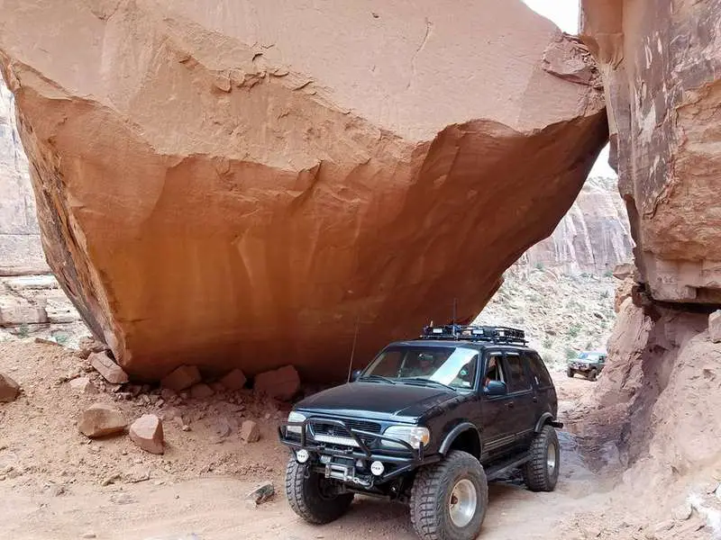 BH coming out of rock tunnel Moab 2016.jpg
