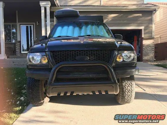 bullbar-front-no-valence.jpg