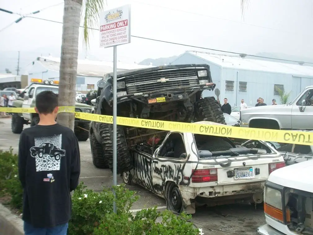 Carcrush5-10-08014.jpg
