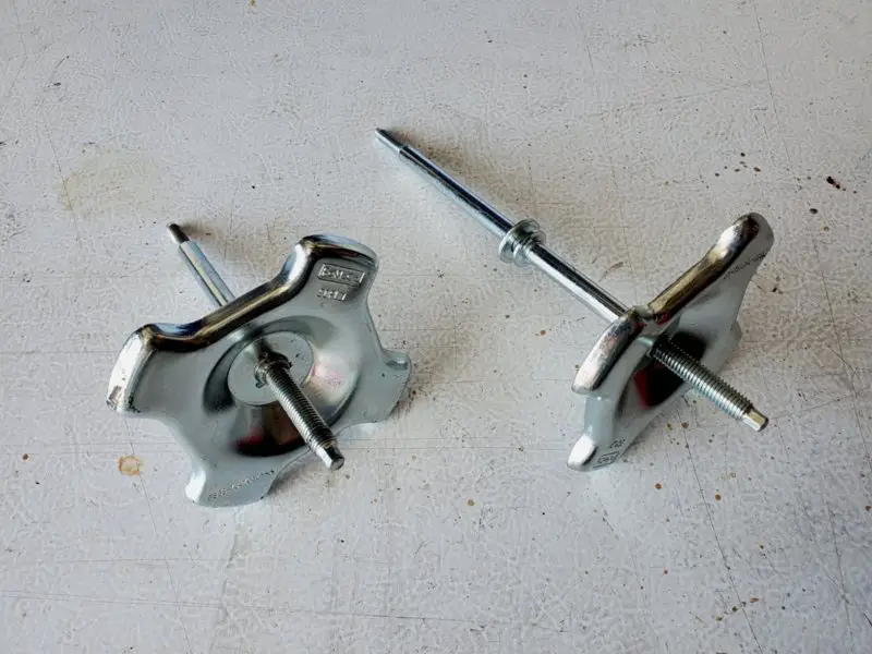 Compact vs. Full-Size Spare Hold-Down Bolts Pic1.jpg