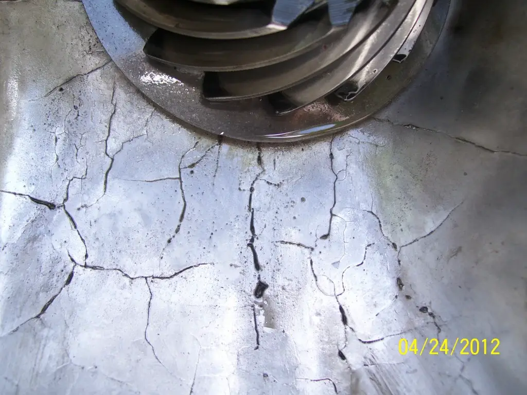 d35cracks3.jpg