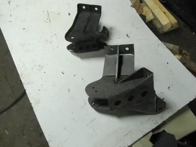 d44ttbbrackets006.jpg