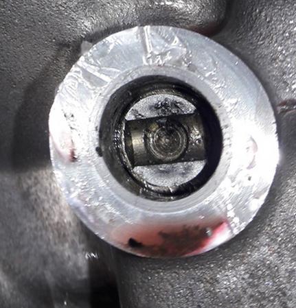 Damaged servo bore..JPG