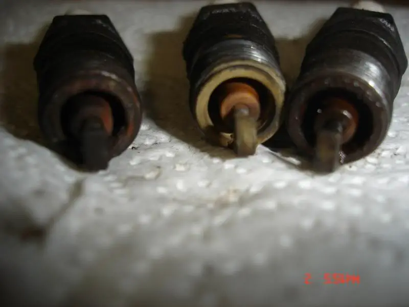 deadplugs003.jpg