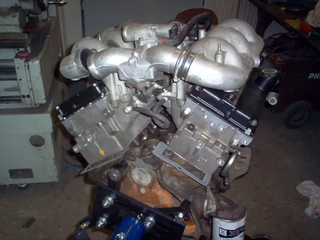 DOHC 4.0 OHV engine.jpg