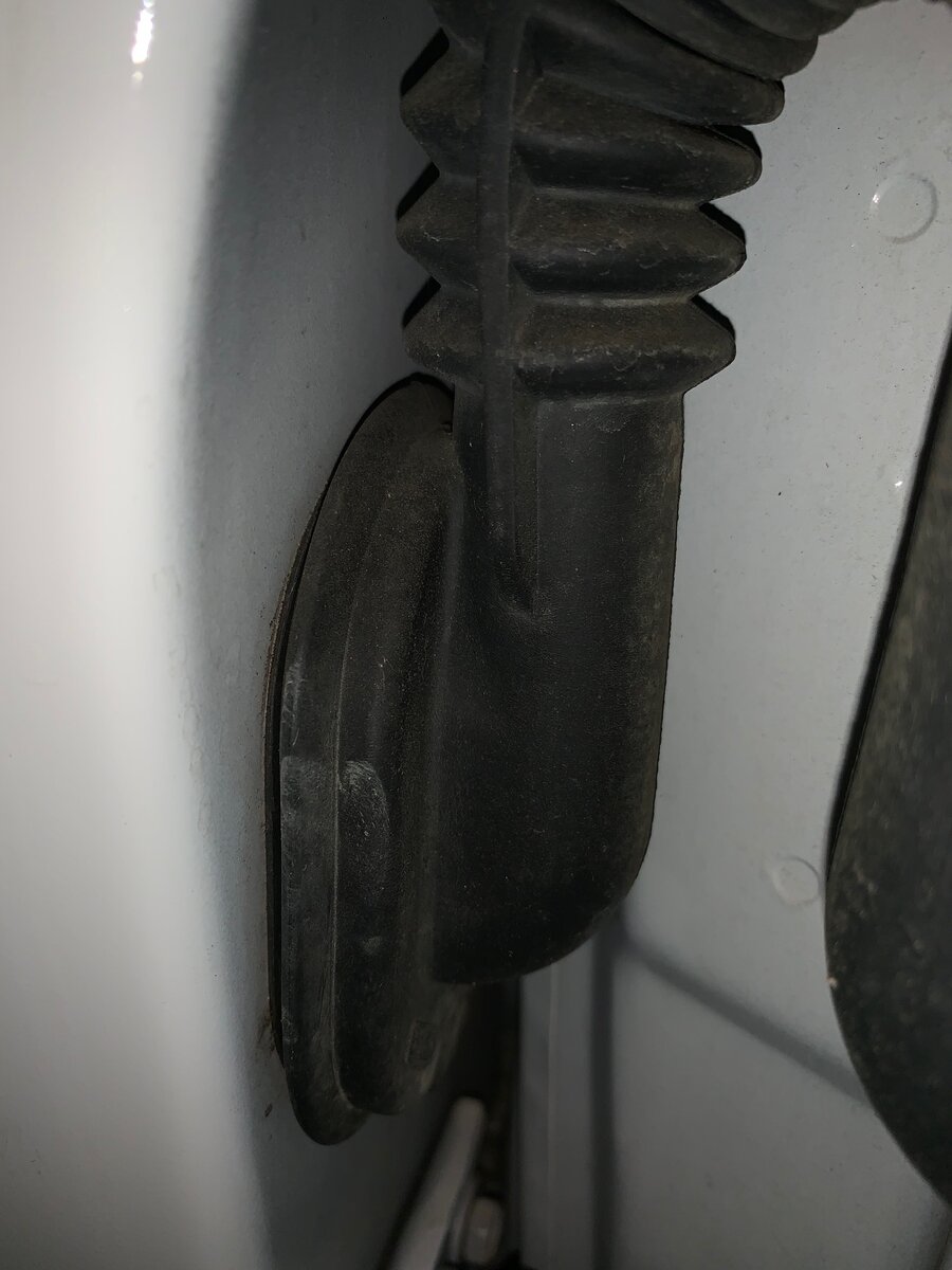 Door electrical connector.jpg