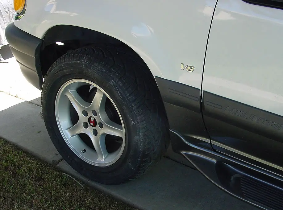 Drivers_Side_Cobra_Wheel.jpg
