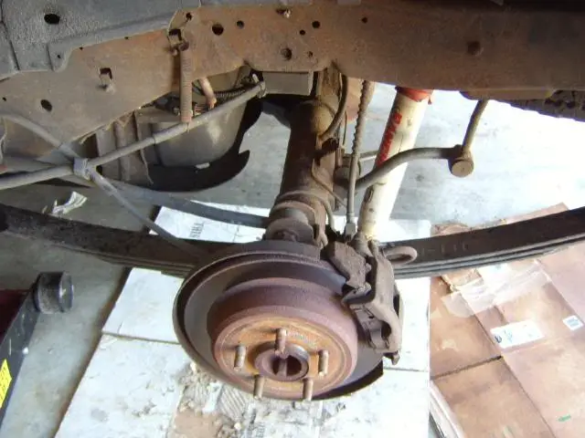 DRIVERSIDEWHEELWELL2.jpg