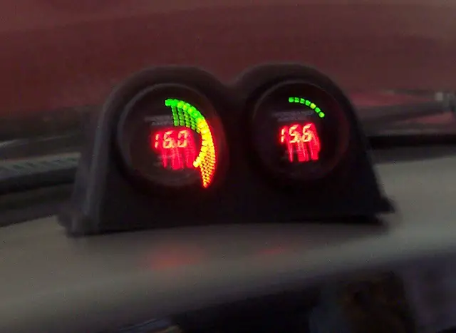 DualDisplayFuzzy.jpg