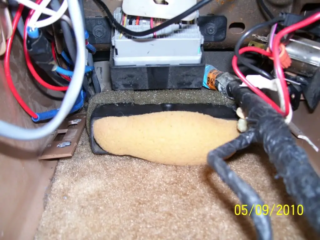 ductclosedwithsponge.jpg