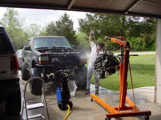 Engine_cleaning.jpg