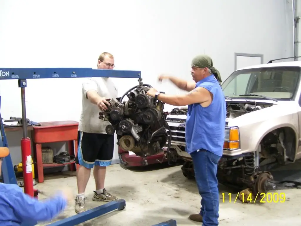 engineinstall4.jpg