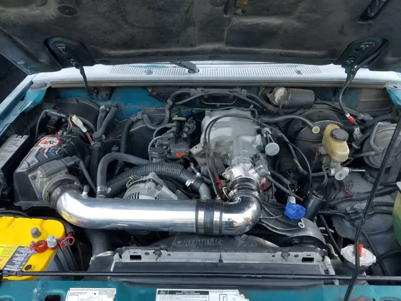 explorer engine bay.jpg