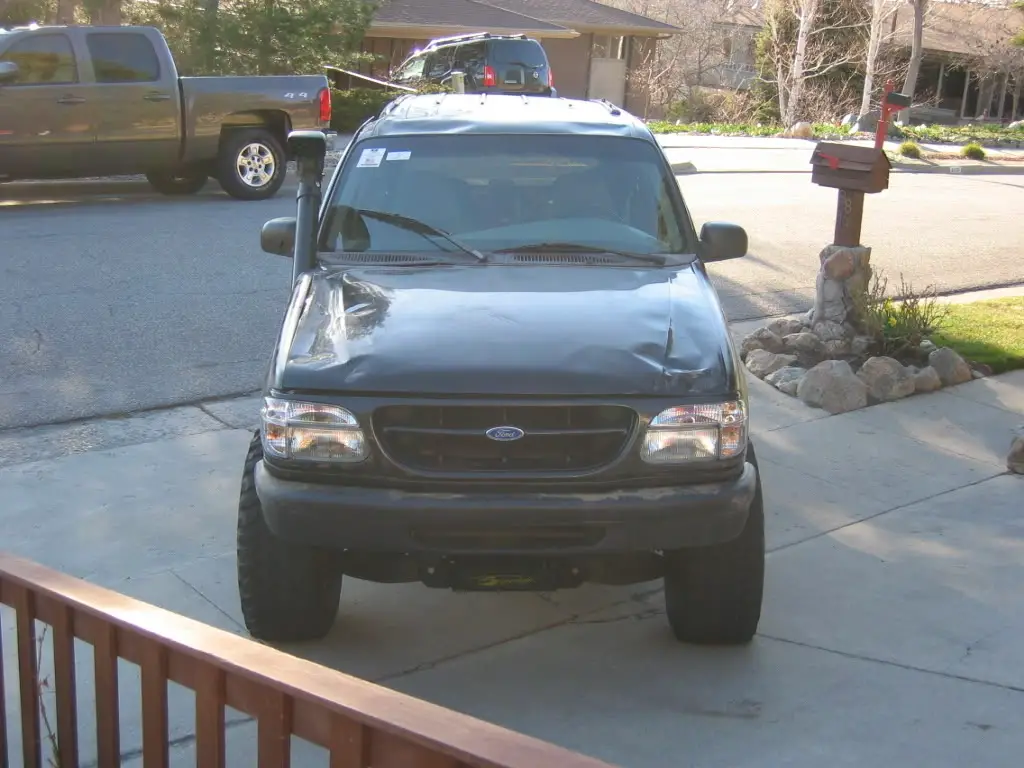 explorer025.jpg