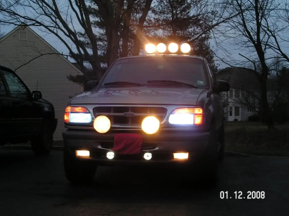 explorer035.jpg