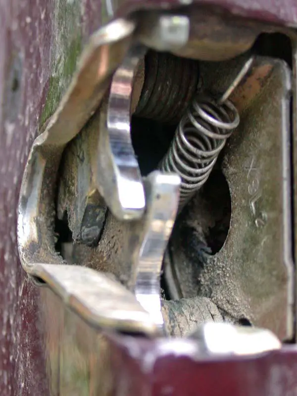 explorerlatchspring.jpg