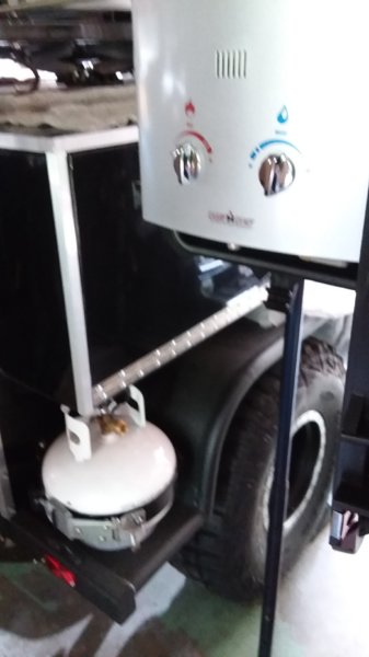 Final install showing gas tank.jpg