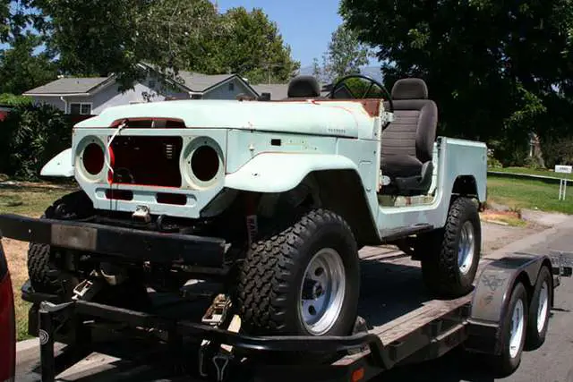 FJ40_Rear.jpg